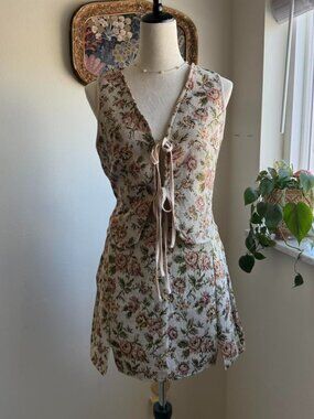 Cottagecore vintage inspired floral tapestry 2 piece set